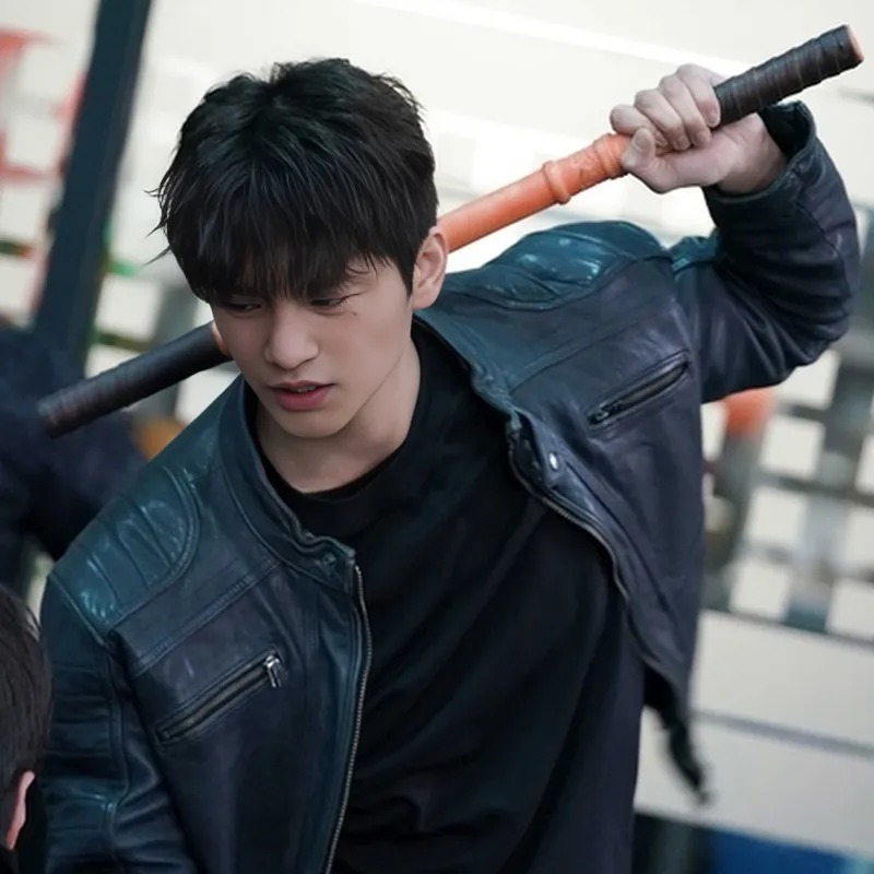 twelve-seo-in-guk-black-leather-jacket